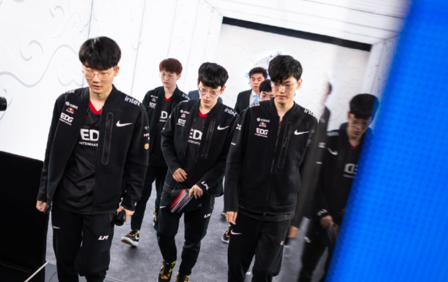 也引出了竞 也引出了竞